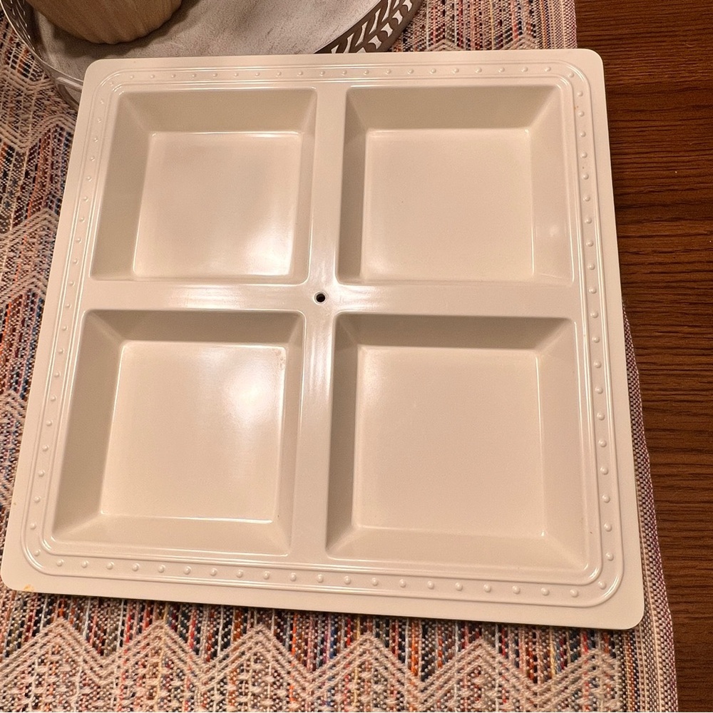 LIKE NEW! Nora Fleming Square Melamine Server - off white pearl dots pattern